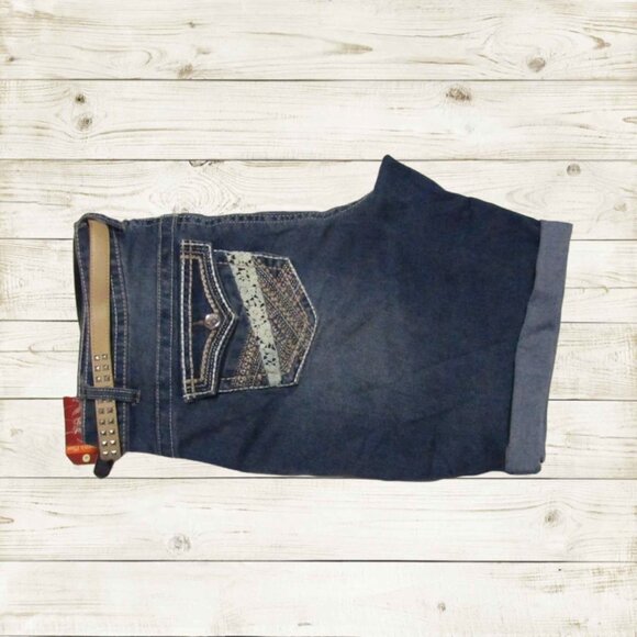Faded Glory plus size 16W womens  denim shorts blue with belt NWT - Picture 3 of 9